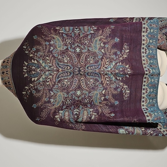 Elegant Paisley Shawl with Fringe. Lightweight 72" X27". Rezersable. - Picture 5 of 7